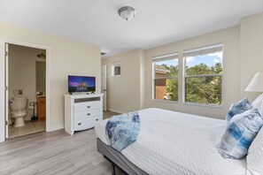 6 Schlafzimmer, Bügeleisen/Bügelbrett, Reisekinderbett, kostenloses WLAN
