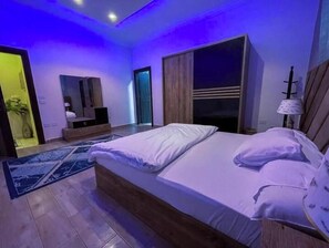 3 bedrooms, WiFi, bed sheets