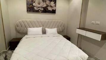 4 bedrooms, WiFi, bed sheets