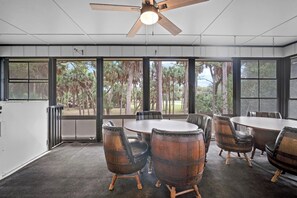 Dining - Stargazing Getaway , Pet Friendly - 730 Marlin (Fripp Island)