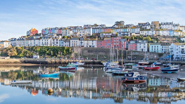 A harbor with boats and colorful buildings along the waterfront. - 3 Bed in Brixham (oc-p30777) (Brixham)