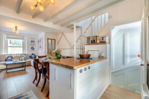 Interior - 3 Bed in Brixham (oc-p30777) (Brixham)
