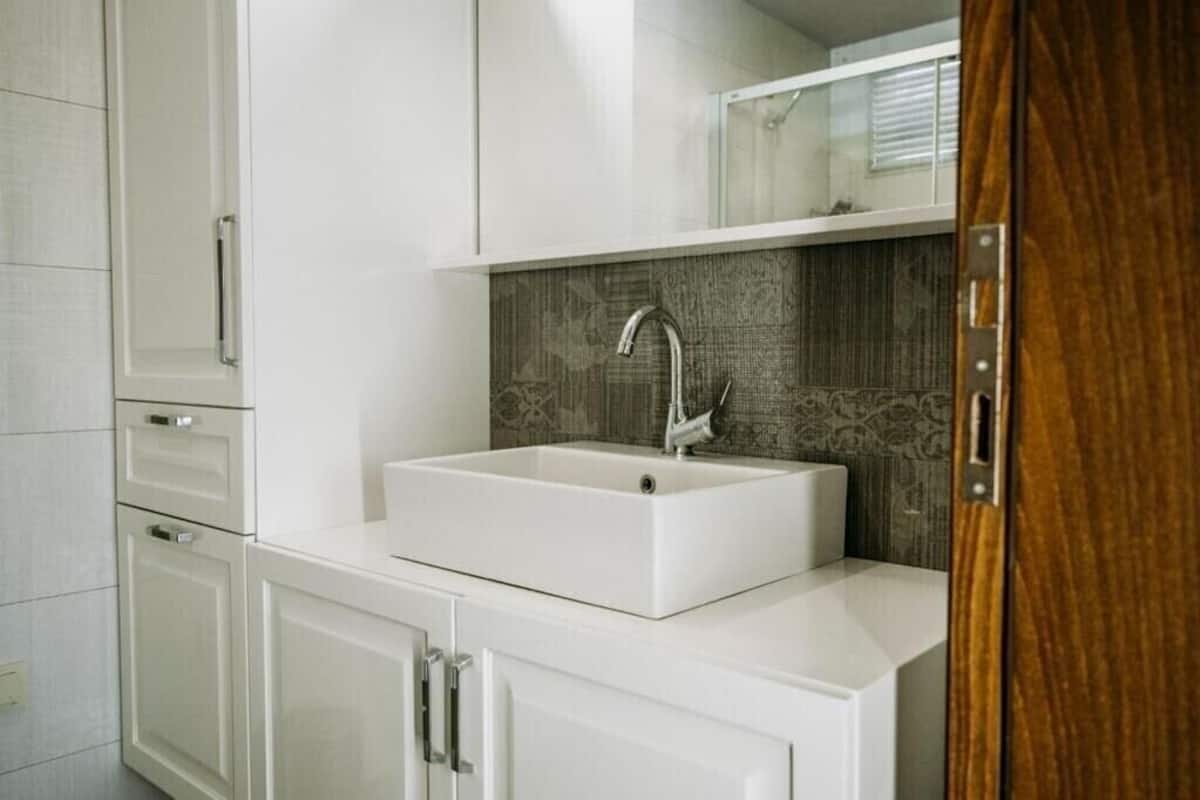 Haartrockner, Handtücher, Seife, Shampoo