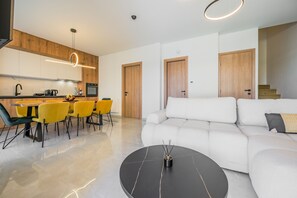 TV, lareira