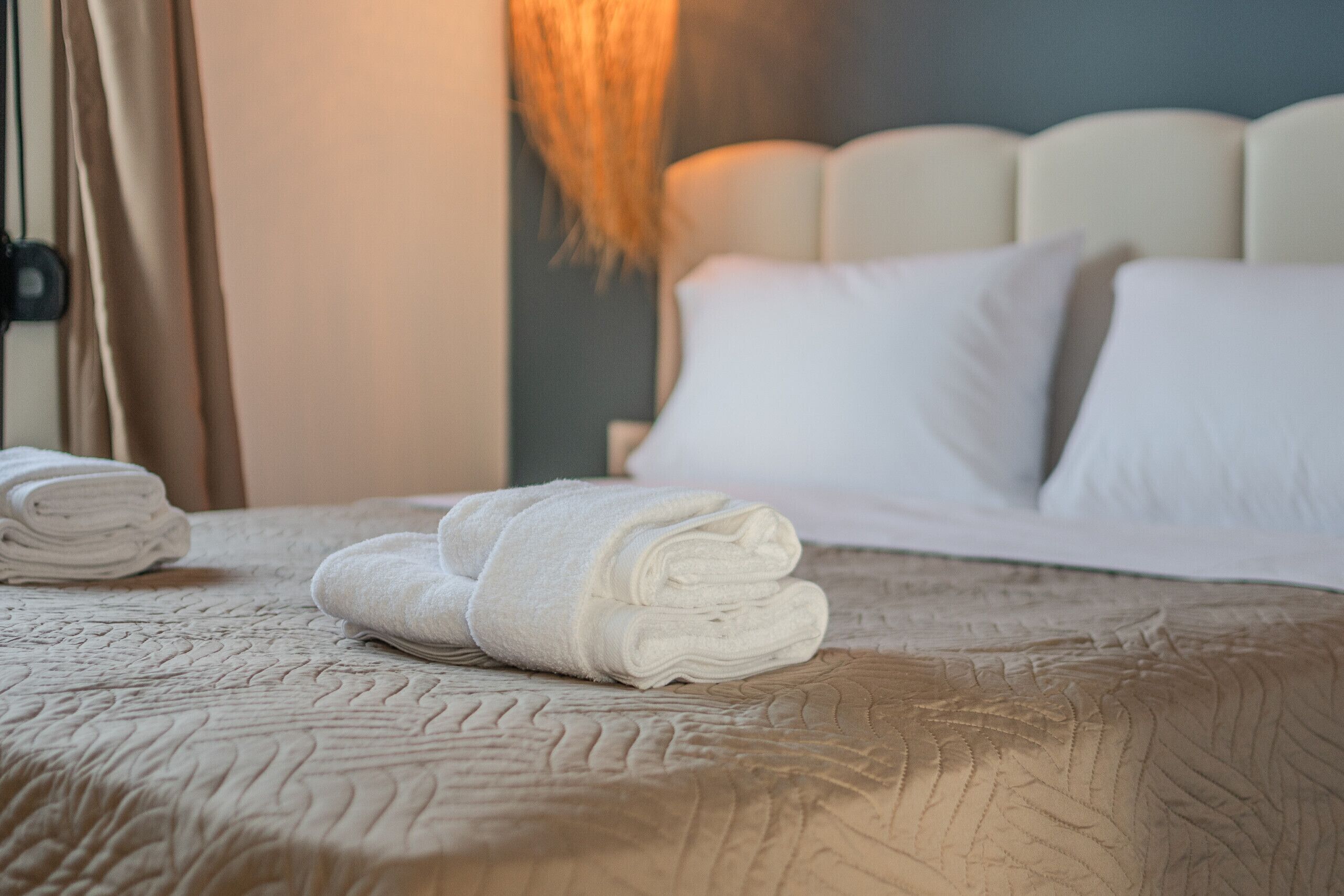 2 bedrooms, in-room safe, iron/ironing board, free WiFi