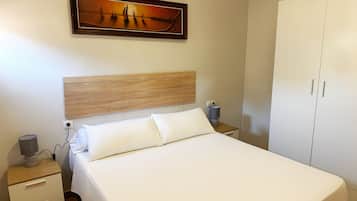 3 slaapkamers, een strijkplank/strijkijzer, wifi, beddengoed