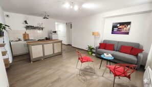 Smart TV - Cozy 30m² Apartment with Terrace - Vieux Port - Panier - Host Elite (Marseille)