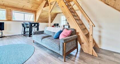 Seaside Farmhouse Loft – Cozy Midcoast Escape