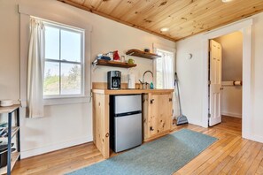 Interior - Seaside Farmhouse Loft – Cozy Midcoast Escape (Saint George)