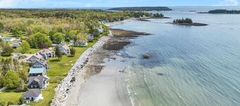 Ocean Breeze Haven - Short walk from Crescent Beac