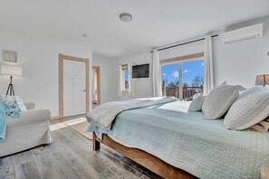 2 slaapkamers, een strijkplank/strijkijzer, internet, beddengoed