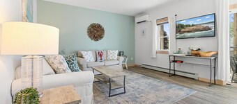 Ocean Breeze East Wind – Modern 2BR/2BA home by Cr