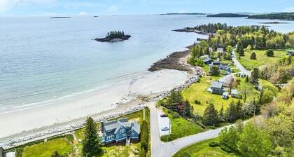 Ocean Breeze East Wind – Modern 2BR/2BA home by Cr