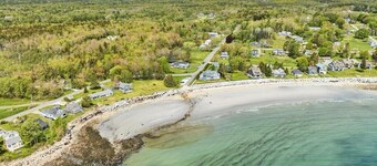 Ocean Breeze West Wind – Updated 2BR/2BA home step