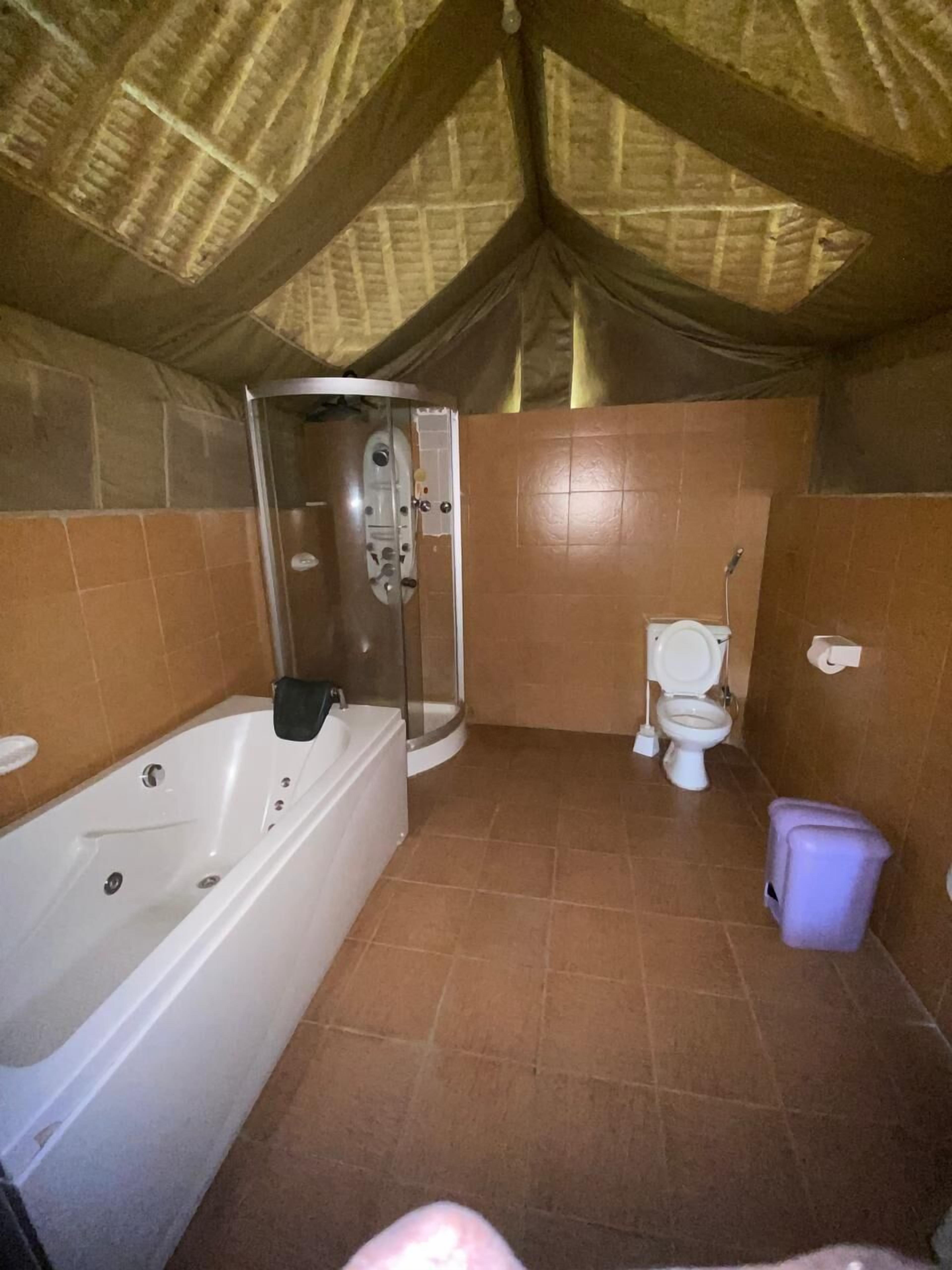 Free toiletries, slippers, bidet, towels