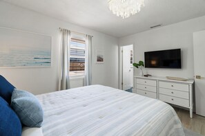 2 chambres, bureau, fer et planche à repasser, accès au Wi-Fi (inclus)