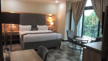 Comfort Single Room, 1 King Bed, Balcony, City View