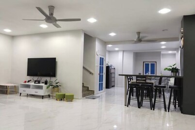 Angies Cottage @ Taman Sentosa, Johor Bahru, 16-30 pax