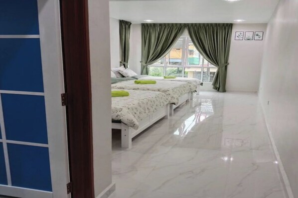 5 bedrooms, WiFi, bed sheets