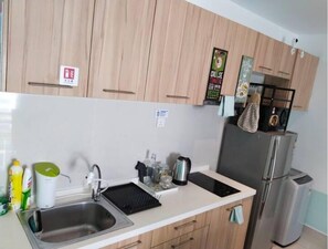 Fridge, microwave, stovetop, electric kettle