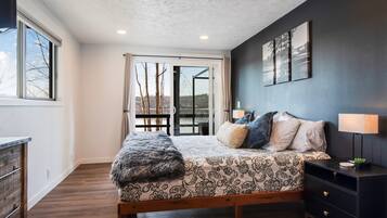 2 Schlafzimmer, Schreibtisch, Bügeleisen/Bügelbrett, kostenloses WLAN