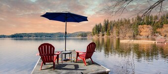 Breathtaking Lake Views | Private Dock, Fire Pit & Chef’s Kitchen