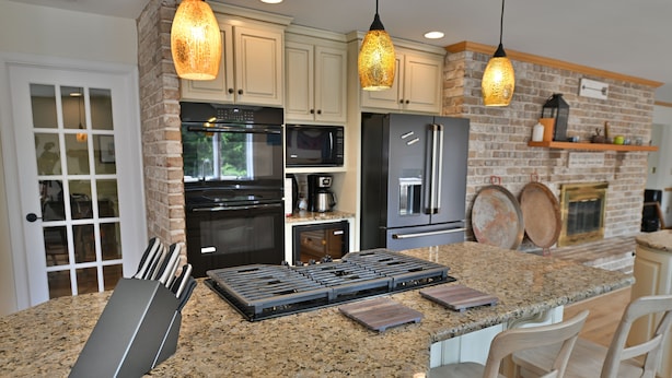 Coffee/tea maker, fridge, microwave, oven - Hershey Ranch Retreat: Spacious, luxurious, fun w/ fire pit, arcade, game room. (Hershey)