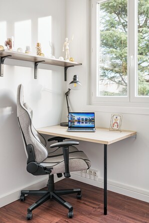 Interior - Evasion Lyonnaise - Light & Comfort ✨ (Villeurbanne)