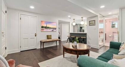 Cozy vintage charm, super walkable