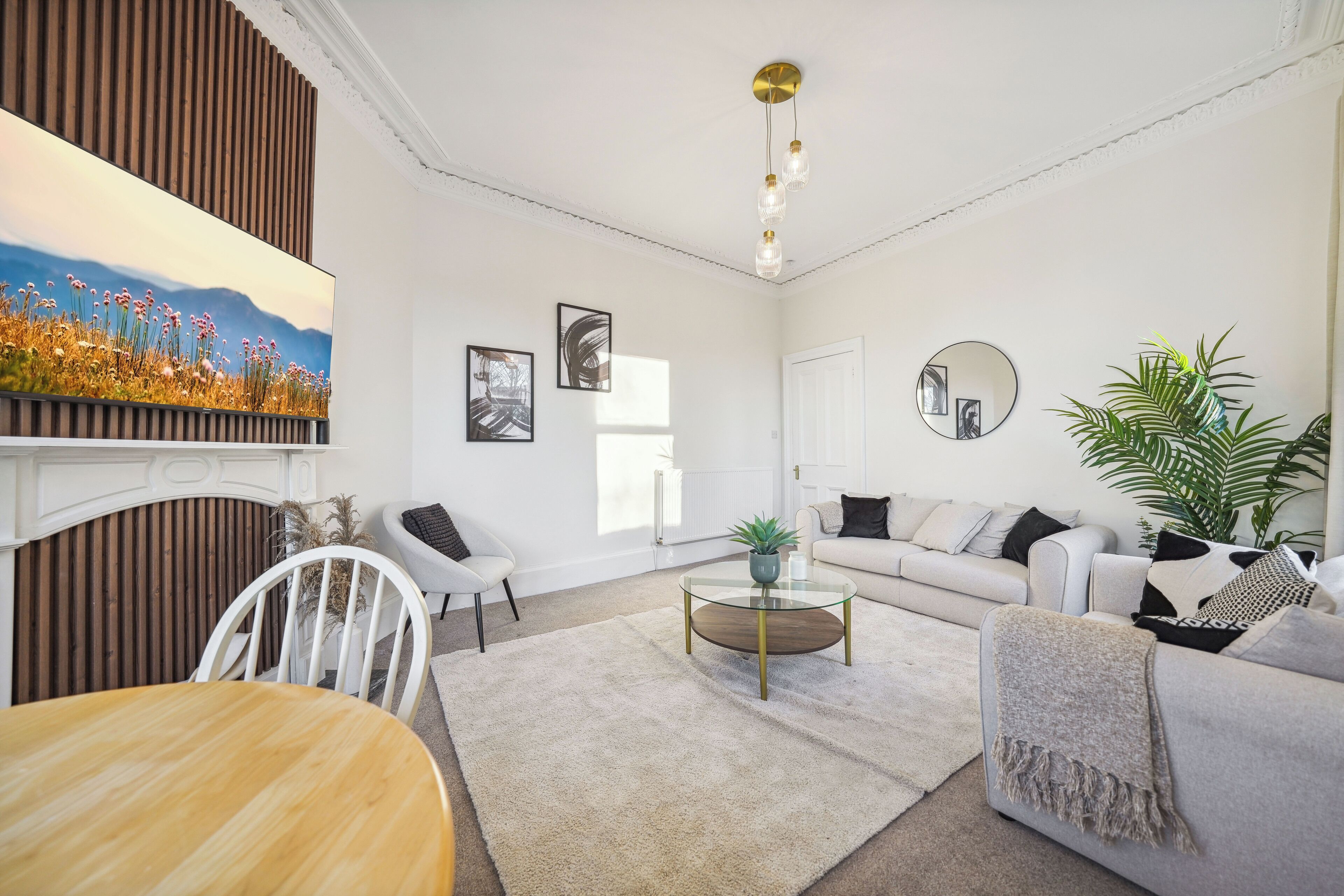 Large Terrace Home With Parking - Glasgow