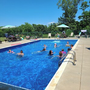 Piscine extérieure, piscine chauffée