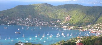 Charming 1-bedroom Eco house in fabulous Bequia with WiFi