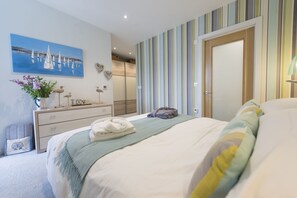 1 habitación, decoración personalizada y muebles diferentes