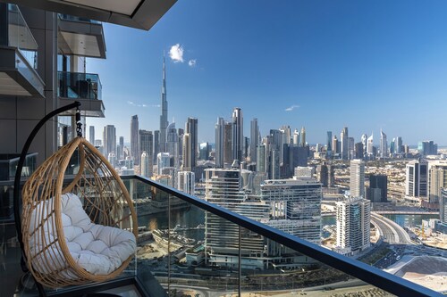 SIMPLY COMFORT Skyline Apts at Nobles Tower with Luxury Burj View