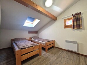 4 bedrooms - 100m from ski slopes, 3rd floor, ski locker, 90m², Valfréjus (Valfréjus)