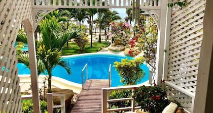 Beautiful Oceanfront Home in Zorritos - Just 2 Hours from Tumbes Airport