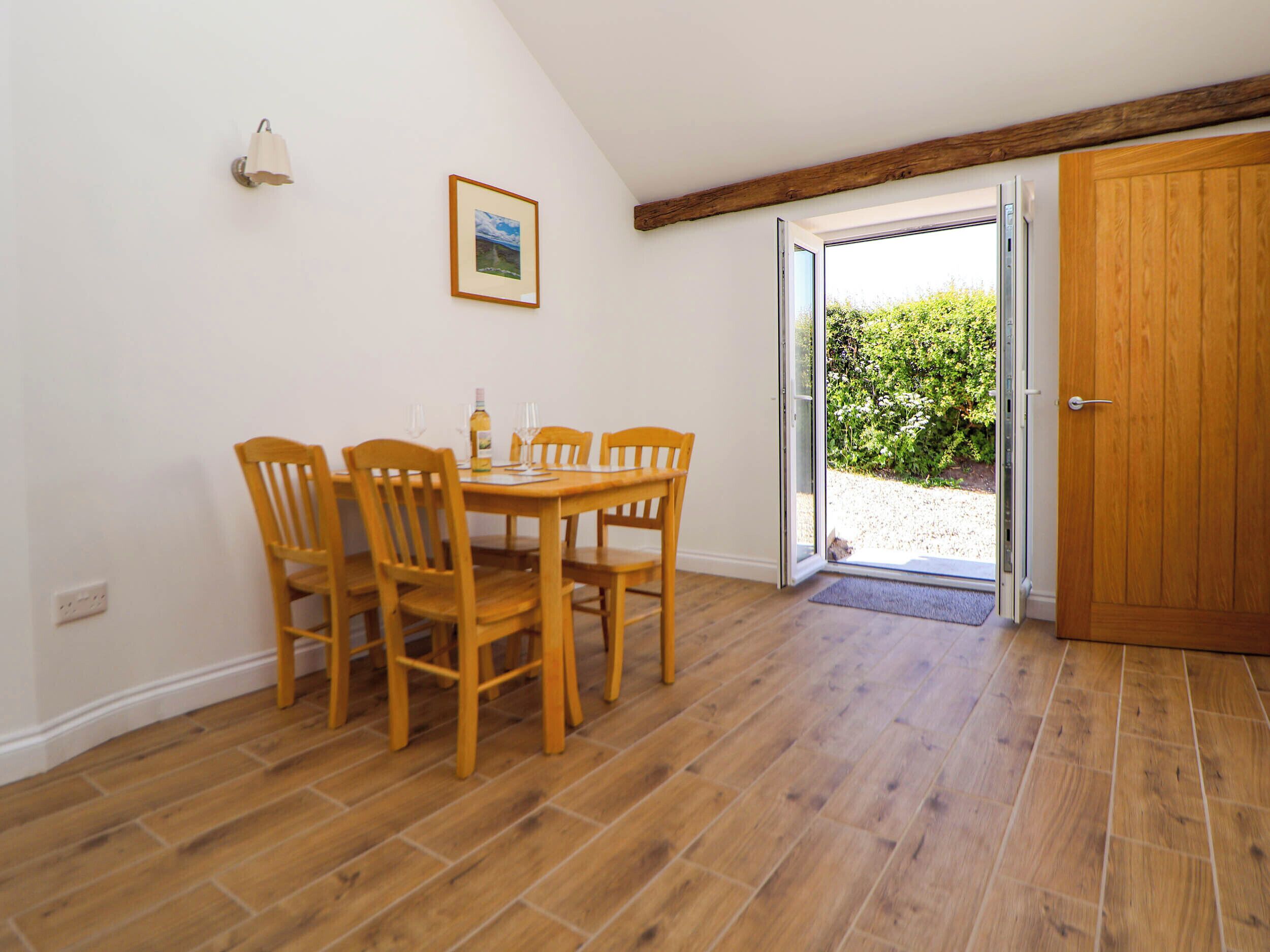 Cottage | Dining