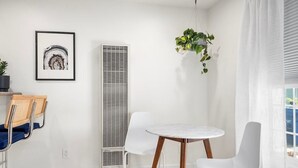 Dining - Swell House Santa Cruz - Suite 2 (Santa Cruz)