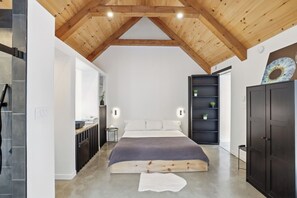 5 makuuhuonetta, silitysrauta/-lauta, Wi-Fi, vuodevaatteet