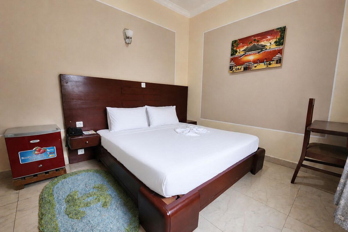 Presidential Apartment, 2 Bedrooms, Terrace, City View | Premium bedding, down comforters, memory foam beds, desk