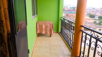 Apartamento presidencial, balcón, vistas a la ciudad | Terraza o patio