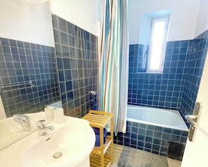 Hair dryer, towels