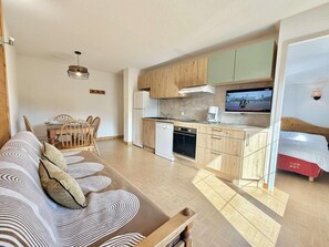 Interior - 2nd floor, view mountain, balcony, ski locker, 37m², Flumet (Flumet)