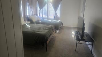 Silitysrauta/-lauta, Wi-Fi, vuodevaatteet