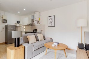 Fernseher, Stereoanlage