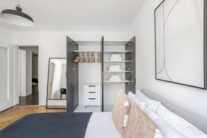 2 Schlafzimmer, BĂŒgeleisen/BĂŒgelbrett, WLAN, BettwĂ€sche