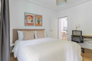 1 bedroom, iron/ironing board, WiFi, bed sheets - Blueground | Wollishofen, balcony & w/d, nr park (Zurich)