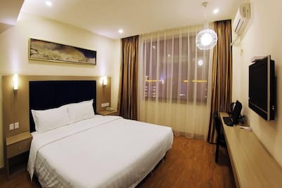 Tianhe Express Hotel (Shenyang Middle Street Forbidden City)