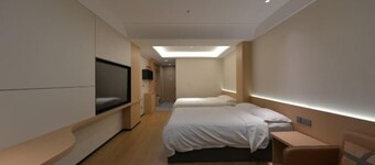 Tianhe Express Hotel (Shenyang Middle Street Forbidden City)