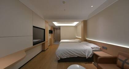 Tianhe Express Hotel (Shenyang Middle Street Forbidden City)